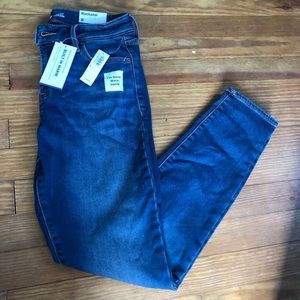 NWT Old Navy Rockstar Jeans